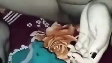 Young girl gives a blowjob in Bangladeshi sex video