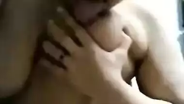 Webcam video of XXX Desi hottie having fun with succulent breasts