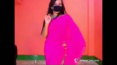 Amateur cam girl does a sexy dance for her fans on a romantic song