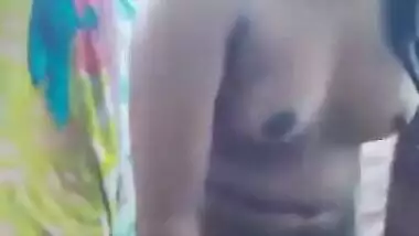 Village girl bathing nude outdoor sex MMS