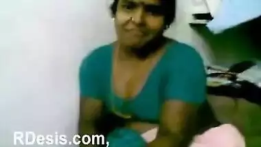 Bombay maid enjoy deep anal sex by desi owner