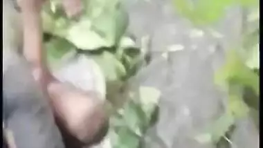 Desi mms - Slut wife getting caught cheating with older neighbour outdoor
