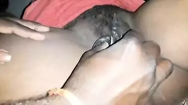 Hot Indian Deshi Girl Ne Apni Tight Chut Me Ungli Dali Aur Chut Sahlaya