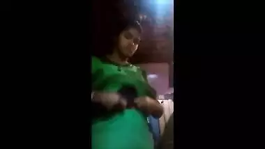 Hot and sexy bhabhi ko cousin dever ne maze lekar chudayi or romance ki bhabhi chut gili ho gyi