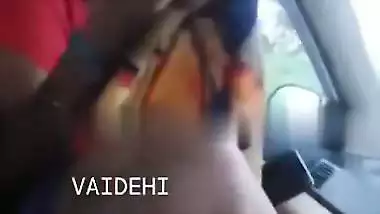 Tamil sex aunty pussy fingering in car viral MMS