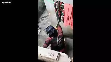 Desi married bhabhi bathing mms