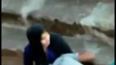 College teen couple caught having outdoor sex, Desi MMS online