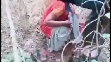 Village aunty is caught fucking outdoor with brother of hubby, Desi mms