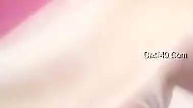 Desi girl in sari knows how to make hubby super-horny via videolink