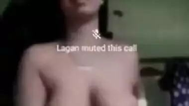 Sexy Desi girl Showing her Nude Body On VC