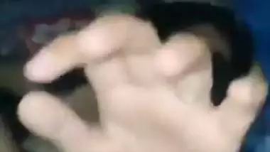 Penetrates my dick in GF’s tight pussy in desi sex MMS