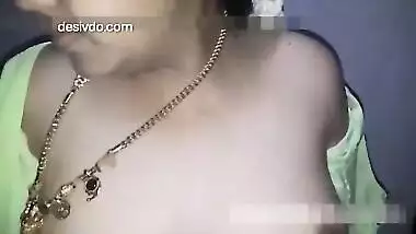 Sexy Desi Girl Giving Nice BlowJob