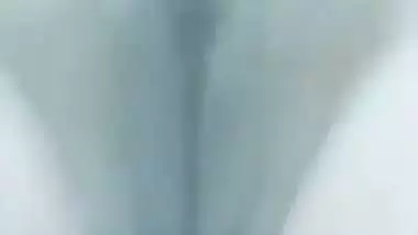 Cute village girl exposes her nude XXX curves in hot Desi video