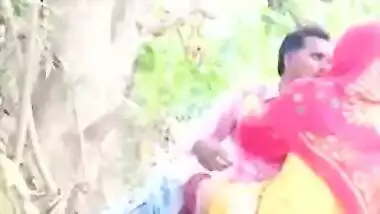 Super sexy Desi MMS outdoor sex video