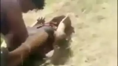 Leaked Desi XXX mms, nasty Mallu couple was caught fuck outdoor in bushes