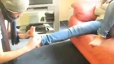 Mistress Nia - Indian Femdom - Hindi Foot worship clip
