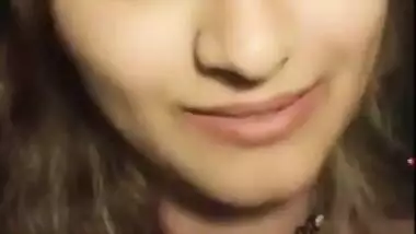 Sexy Indian Girl Showing Her Boobs