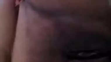 Sexy desi bhabhi shaved pussy rubing