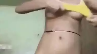 Desi girl fingering nude after bath viral MMS
