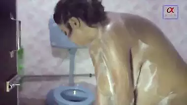 Huge Boob Bengali Model Nude Bathing and Pussy Rubbing with Loud Moaning