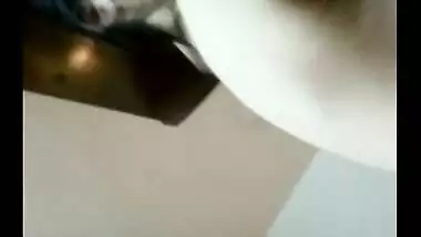 Bengaluru young bhabhi first time doing sex front of cam on request