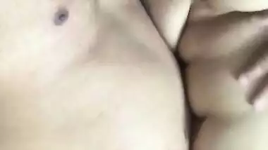 Horny desi aunty playing hubbys cock and try to inserting her pussy