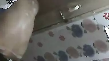 Nude bathroom video – Bangladeshi hiddencam