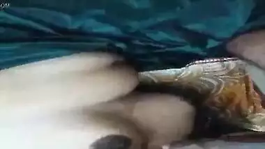 Noida mai bibi ki saheli ko chod kar pregnant kar dia