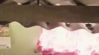 Desi mature aunty caught in hidden sex cam