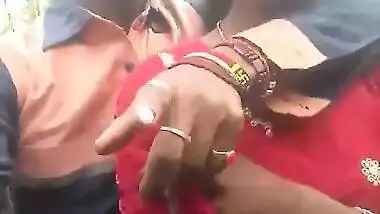 Married girl in jungle boobs pressing and smooching