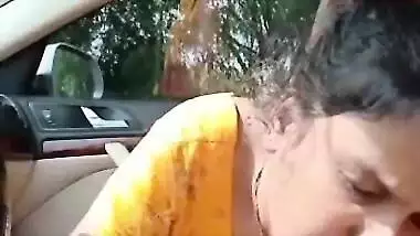 Indian College Girl Blowjob inside car