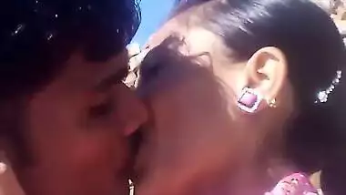 Desi lover outdoor romance