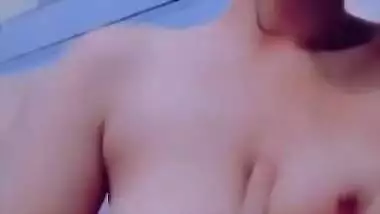 Beautiful Sexy Paki Girl Showing And Fingering Leaked 5 Clips Part 1