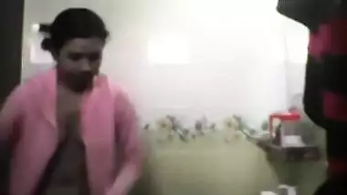 Teen Indian washes her XXX body and wears a pink robe on sex camera