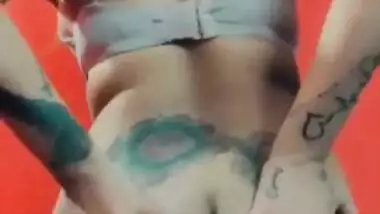 Anam khan show her nude body