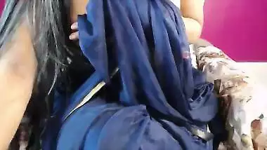 Beautiful Babe wearing only Saree showing her beautiful body