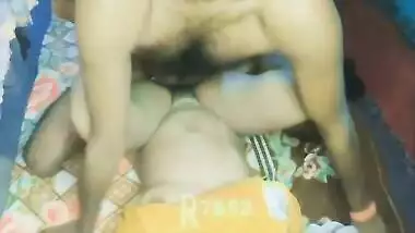 Ladke Ne Apni Girlfriend Ko Chupke Se Uske Ghar Me Ja Kar Choda Or Video Banayi