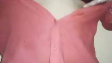 Desi bhabhi playing with her boobs