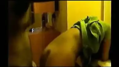 Big ass cheating Indian bhabhi loves doggy style sex!