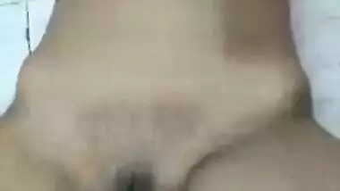 Big dildo sex video of a sexy hot Indian girl looks hot