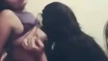 Srilankan Desi Lesbian girls have XXX sex in a horny mood MMS