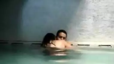 Newly Wed Couple In Pool - Movies. video2porn2