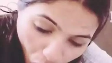 Indian Hot Girl Showing Her Sexy boobs Part 1