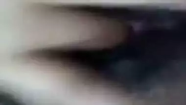 Juicy Desi XXX girl shows her hairy pussy on selfie cam