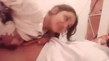 Beautiful Pakistani couple homemade porn MMS