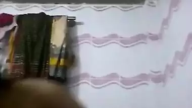 Indian with small tits doesn't feel shy to show how she washes body