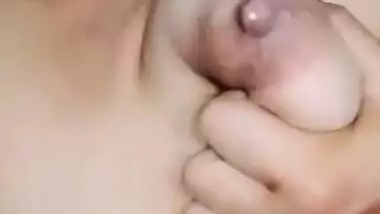 Naughty mature Bhabhi playing with boobs with dirty talk