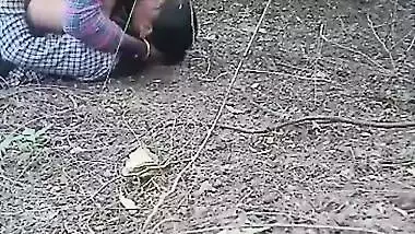 Village mature bhabhi outdoor fucking