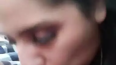 Desi secretary sucking dick of manager inside car