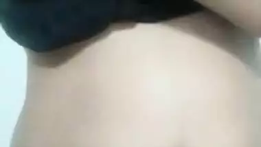 Sexy Desi Girl Showing Her boobs and Pussy